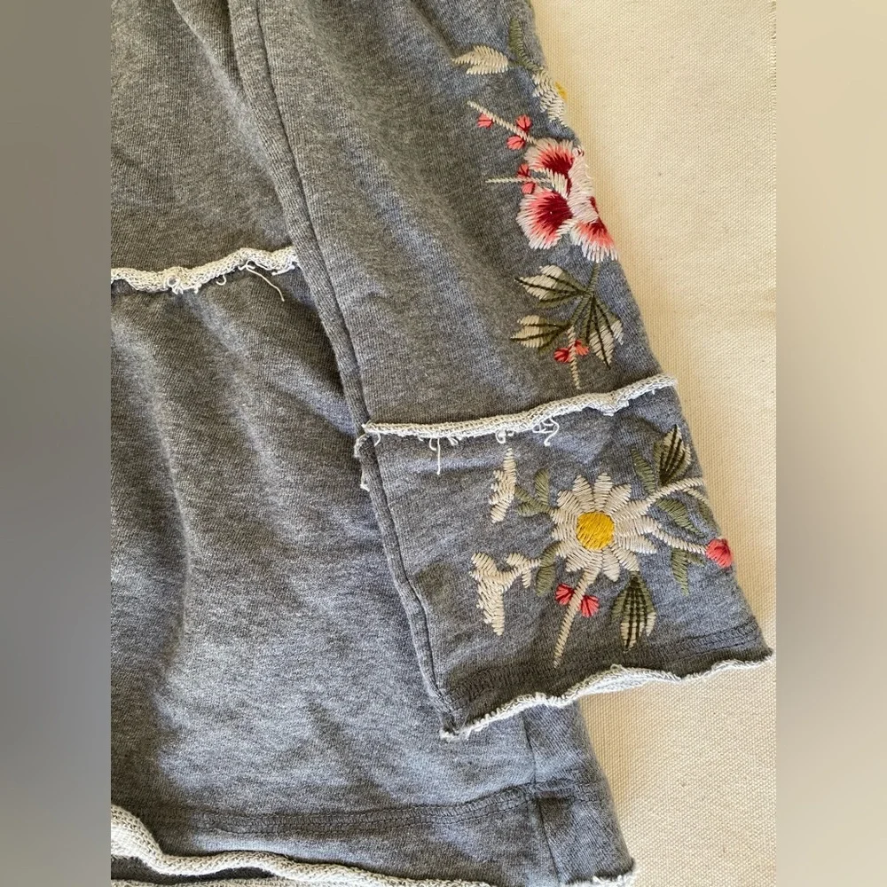 Johnny Was Acacia Tiered Embroidered Floral Gray Hooded Zip Front Jacket Small - Picture 4 of 10